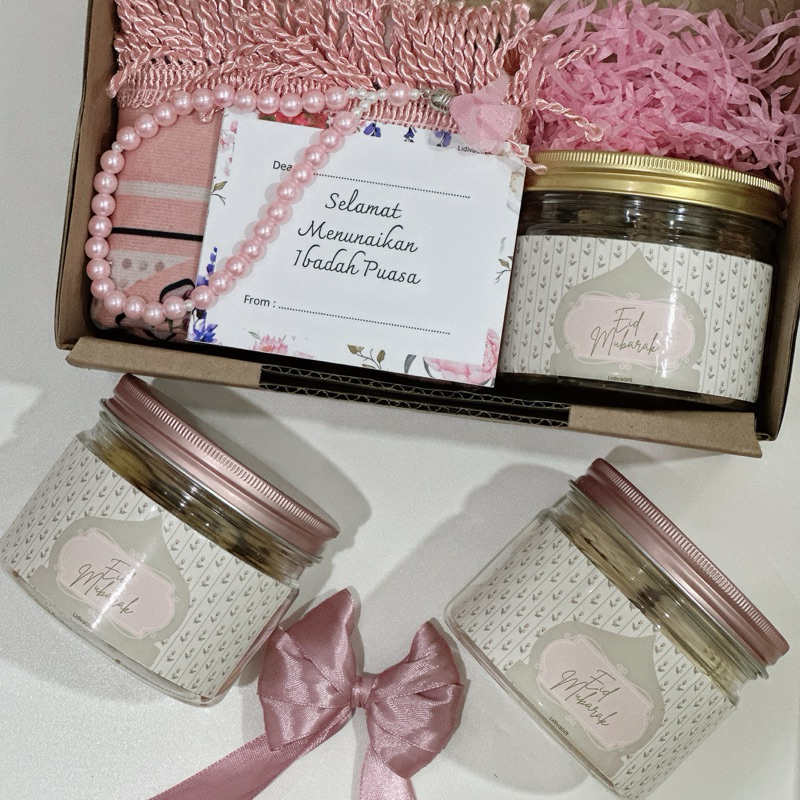 

HAMPERS KUE SAJADAH