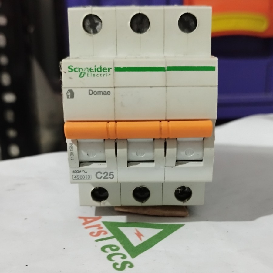 Mcb 3Phase Schneider Domae C25 25Ampere Bekas Mulus Original