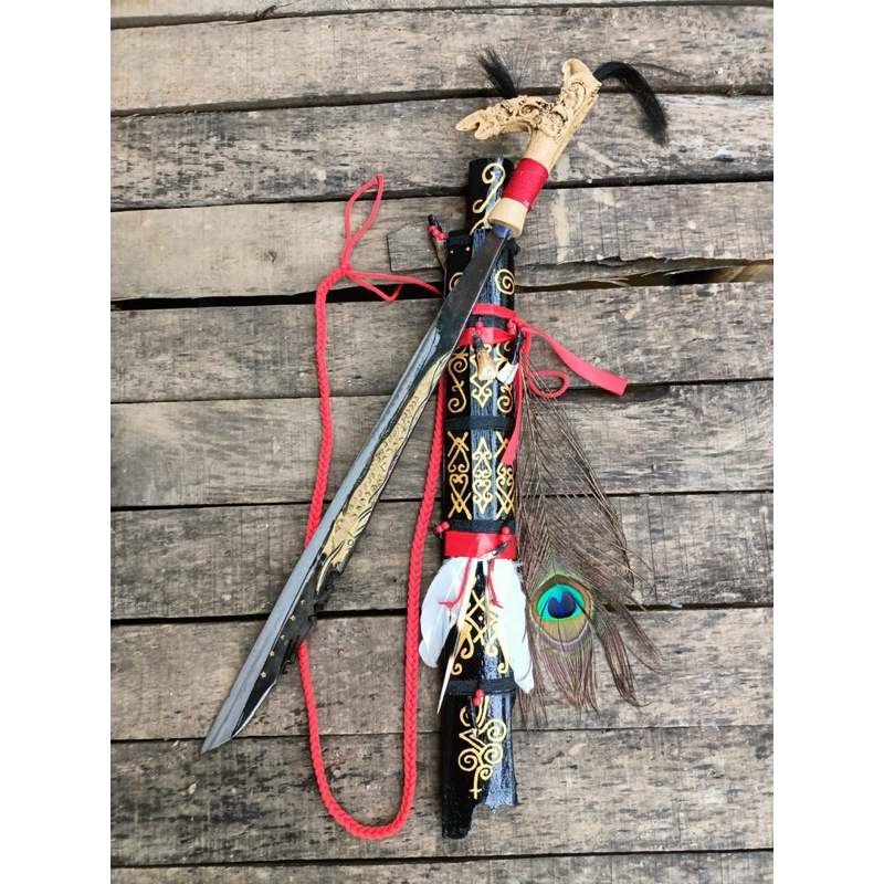 mandau khas Dayak Kalimantan asli motif ukir tatah kuningan