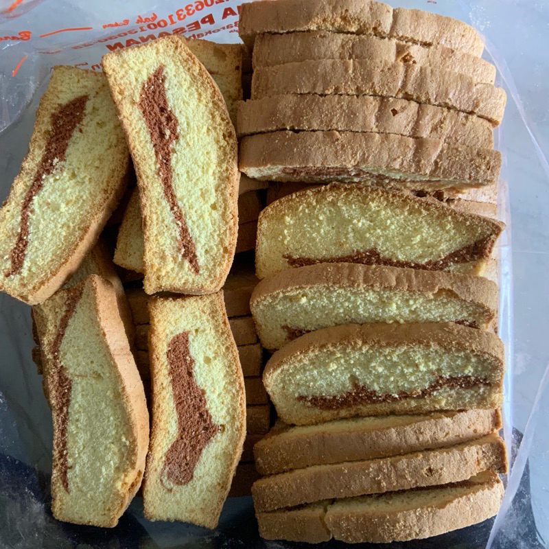 

Cemilan Kering Kue Bolu Panggang | Bolu Kering | Bolu Barokah | Aneka Camilan dan Snack ONLINA