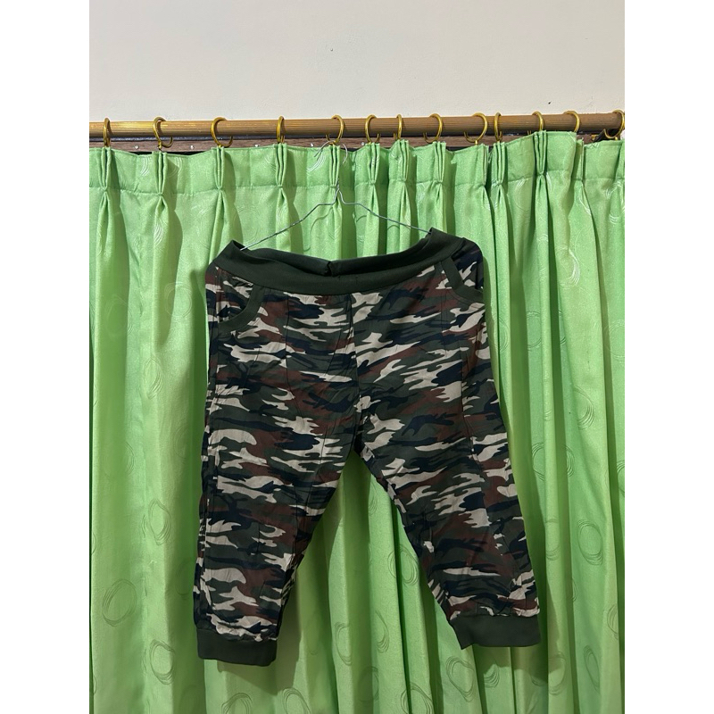 PRELOVED CELANA JOGER TENTARA