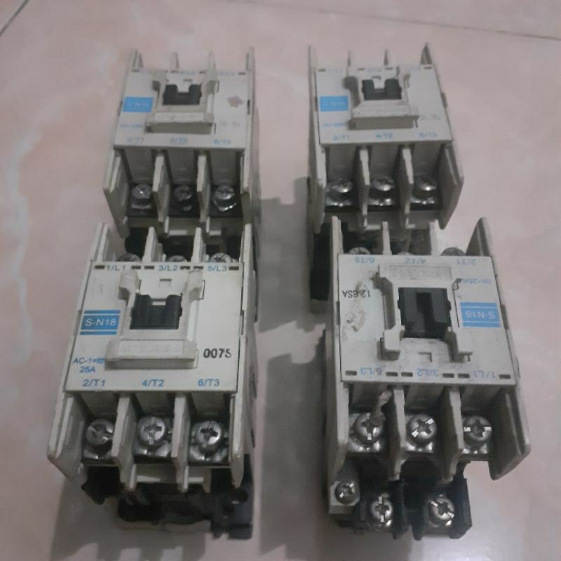 KONTAKTOR TYPE S-N18- 20A 220V BEKAS