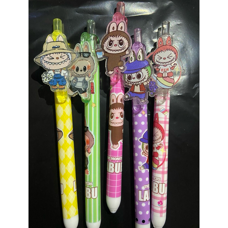 

BOLPOIN/PULPEN AKRILIK GEL MOTIF LABUBU DAN BERUANG