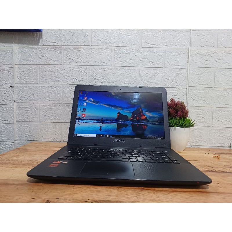Laptop Asus Second 1Jutaan.Laptop Asus X455YA,AMD A8,Ram 4,Hdd 500Gb.Siap Pakai,Slim&No Minus