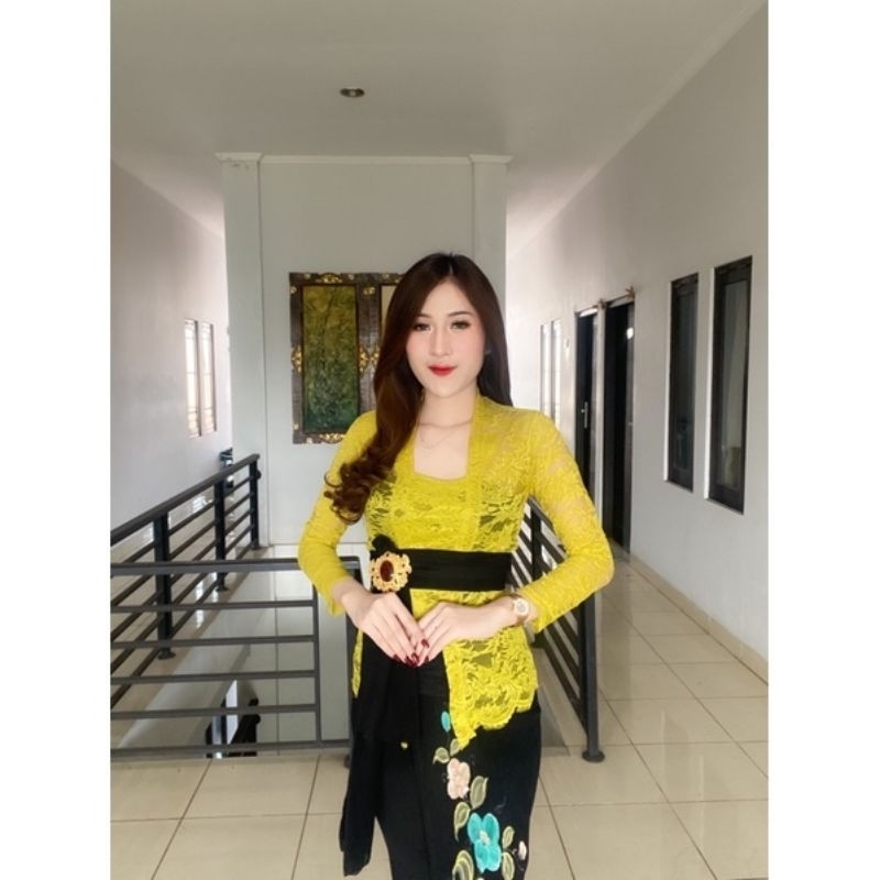 bawahan kebaya + selendang hitam