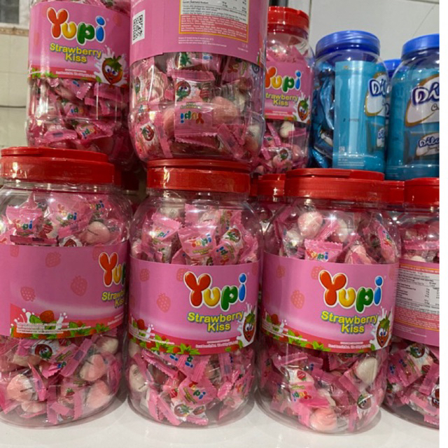 

yupi toples hari raya