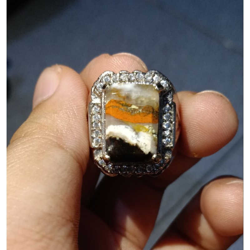 Batu cincin pancawarna Garut 14×10×5 mm