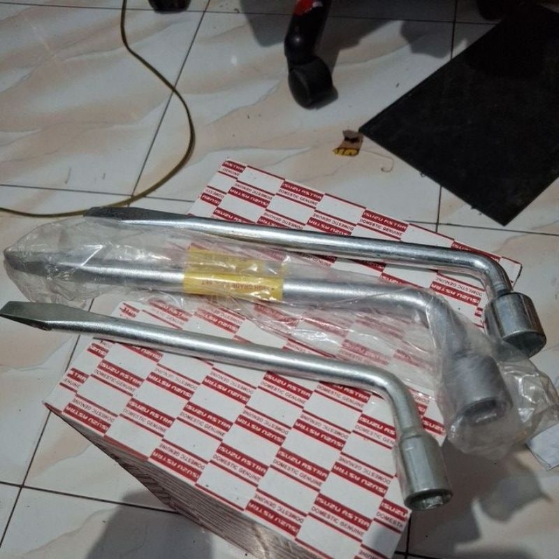 Rejeki.Maju Kunci Roda Uk. 21/19/17 L300 Kuat Dan Tebal