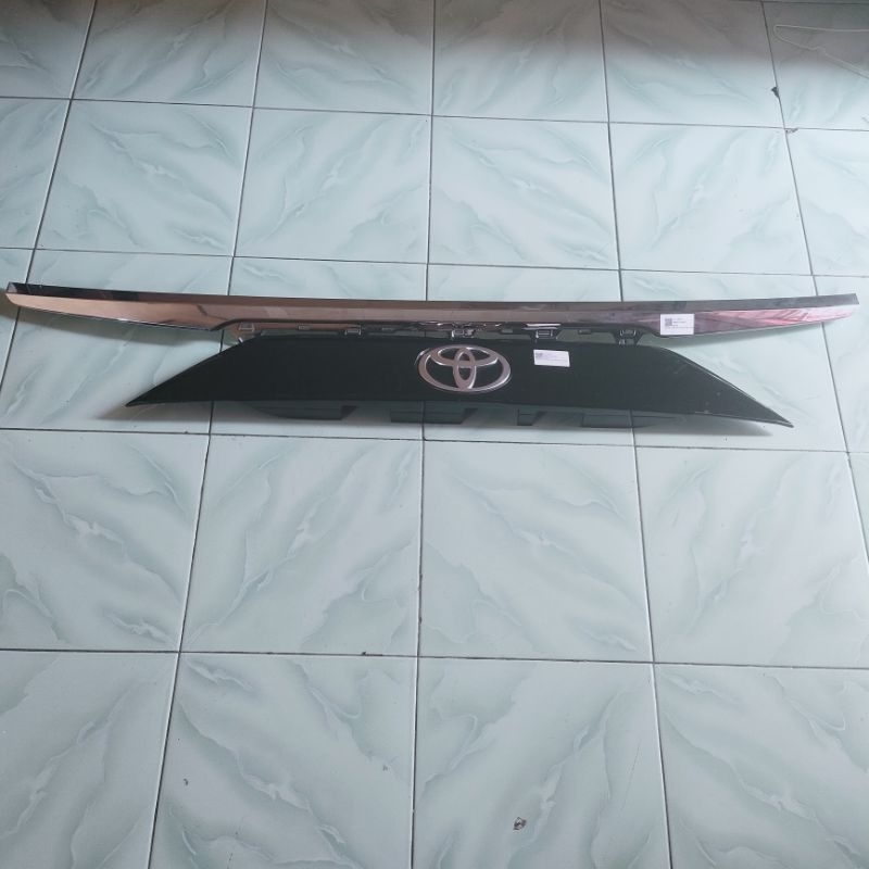 TRUNKLID BELAKANG INNOVA ZENIX ORIGINAL