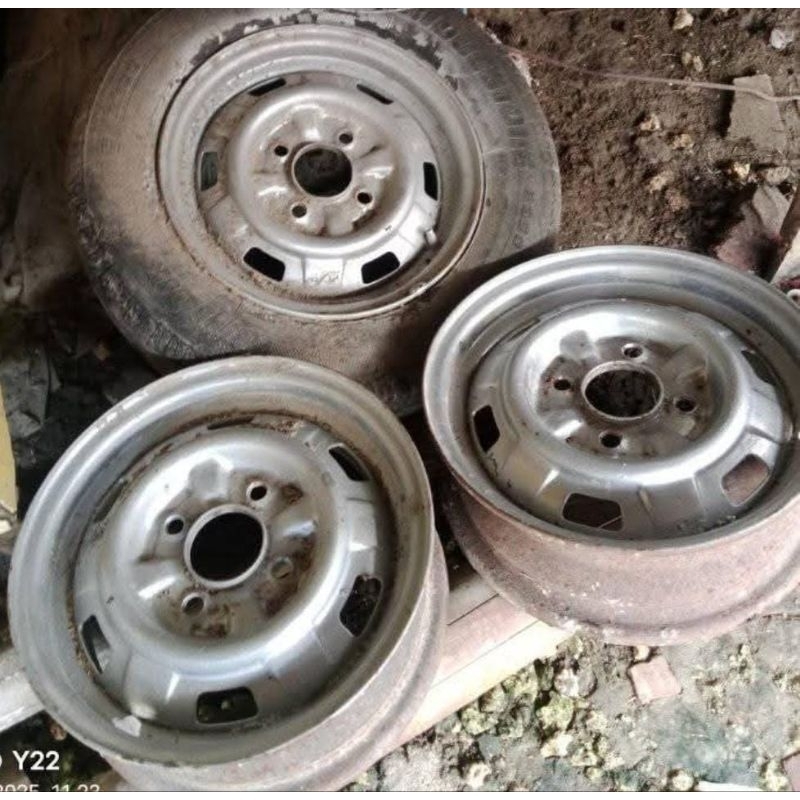Velg R13 pcd 110 Toyota Corolla Bungkuk KE 20