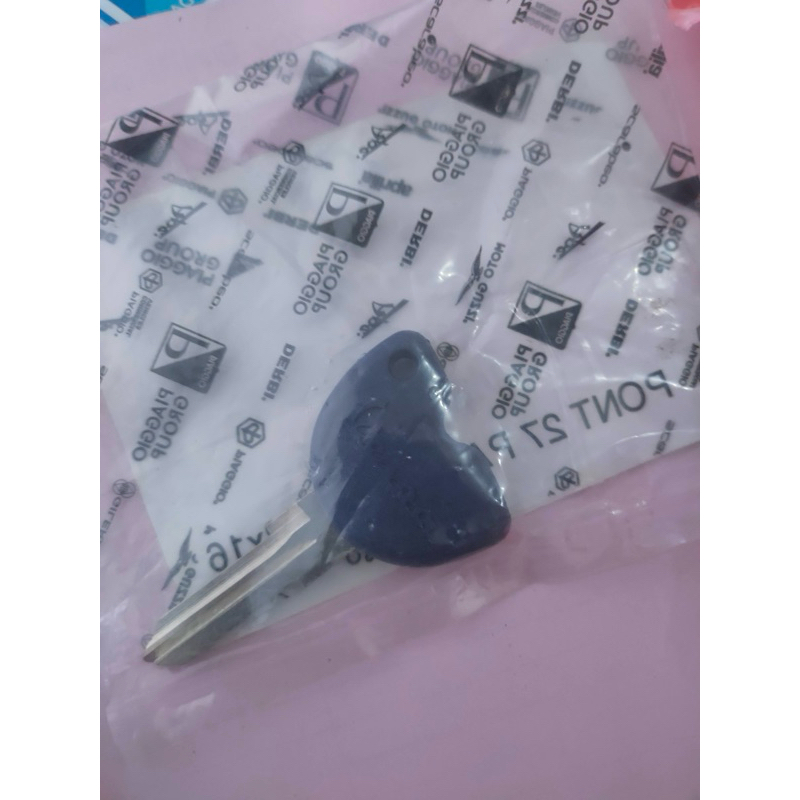 kunci biru vespa matic all series original piagio