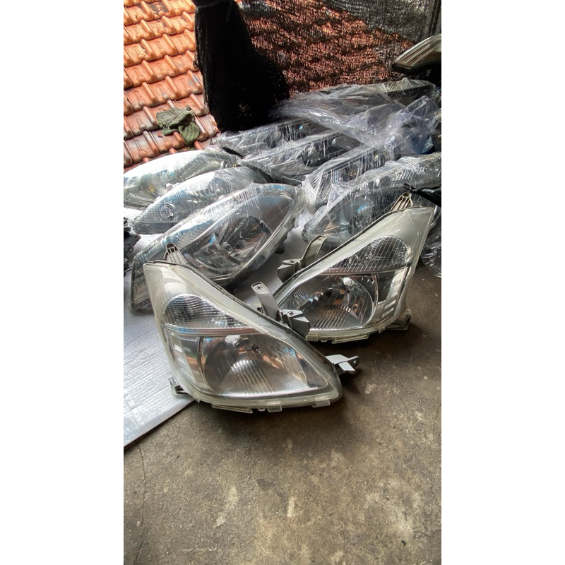 Headlamp Lampu Depan Mobil Allnew Avanza Xenia 2012-2015 Sepasang