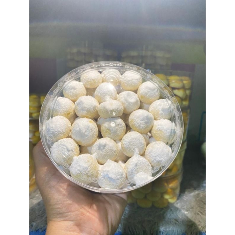 

kuker putri salju manis gurih dan lembut(500g)