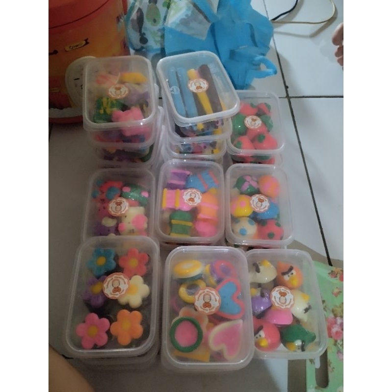 

Coklat karakter 120gr aman untuk anak