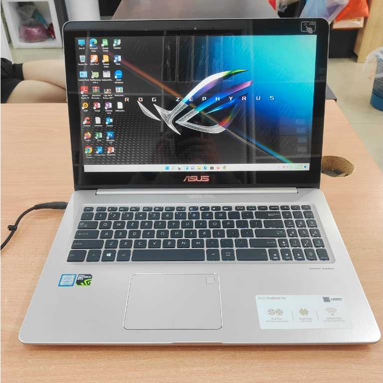 Laptop Asus VivoBook / Core i7 Gen 8 / VGA GTX 1050 / Touchscreen