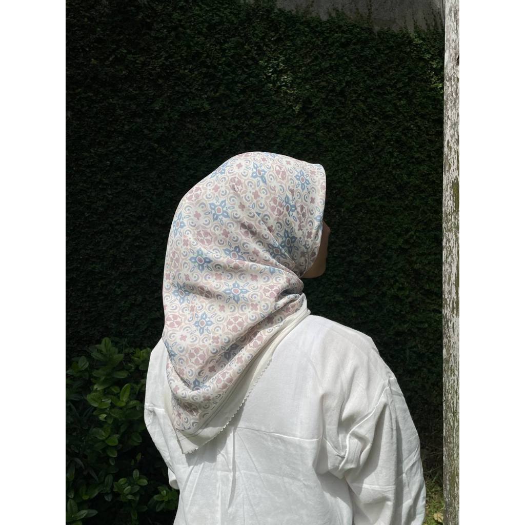 Hijab motif bunga/Hijab motif simple/Hijab motif premium/Jilbab motif exclusive/Kerudung motif warna