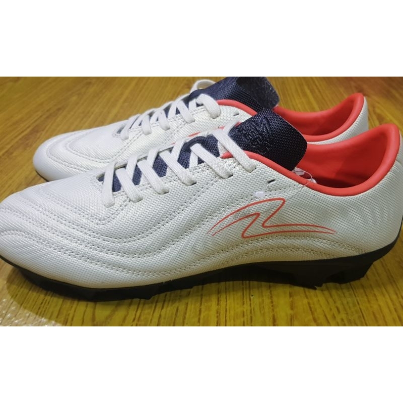 Sepatu Sepak Bola, Sepatu Mini Soccer SPECS SIZE 41