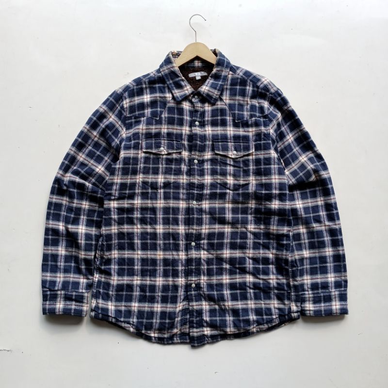 kemeja flanel sherpa uniqlo