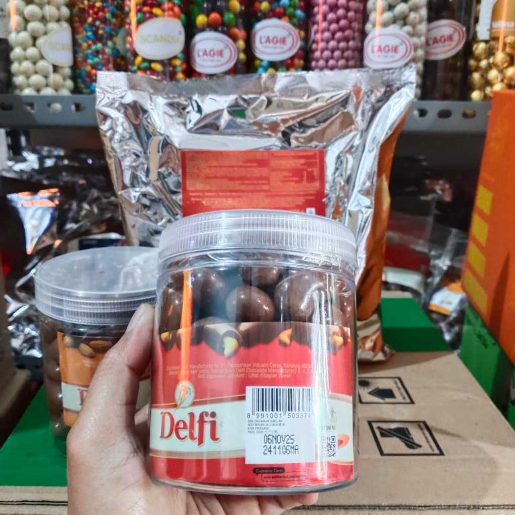 

Coklat DELFI Almond & Mede