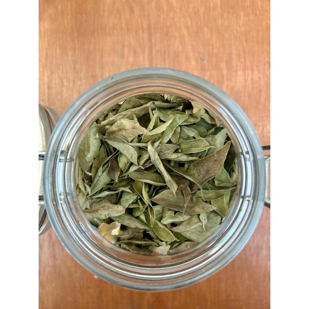 

Daun kari kering 500 gram