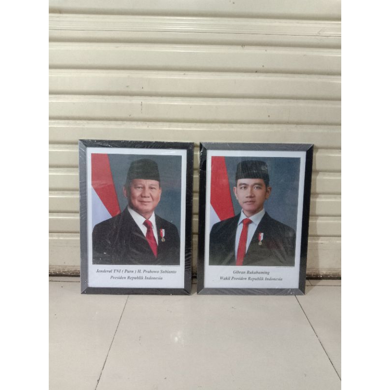 

bingkai foto presiden &wakik presiden ukuran 30x40cm