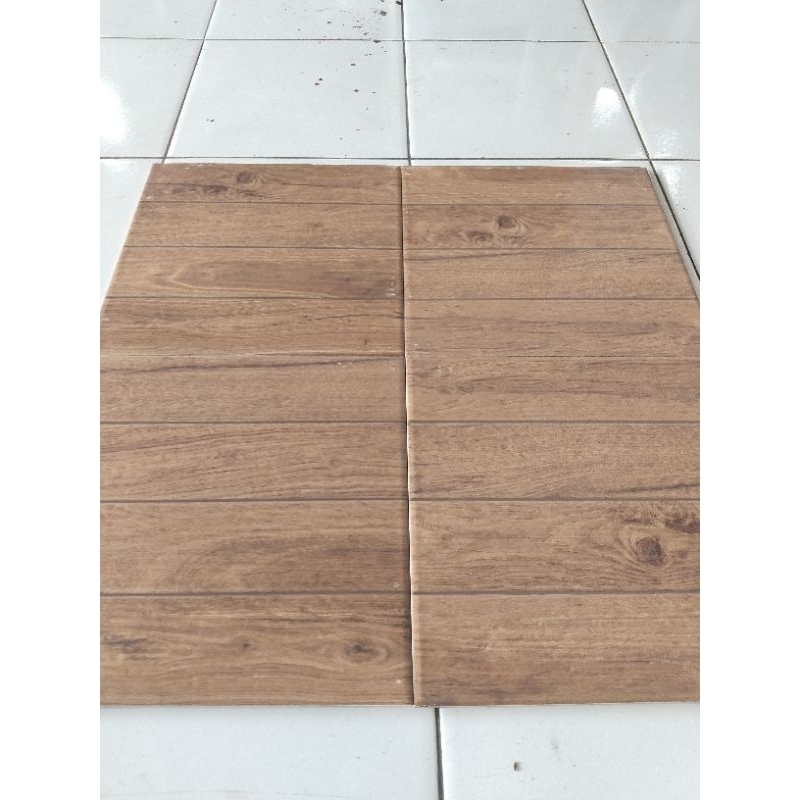 Keramik 40x40 Amazon Brown / Keramik Lantai / motif kayu