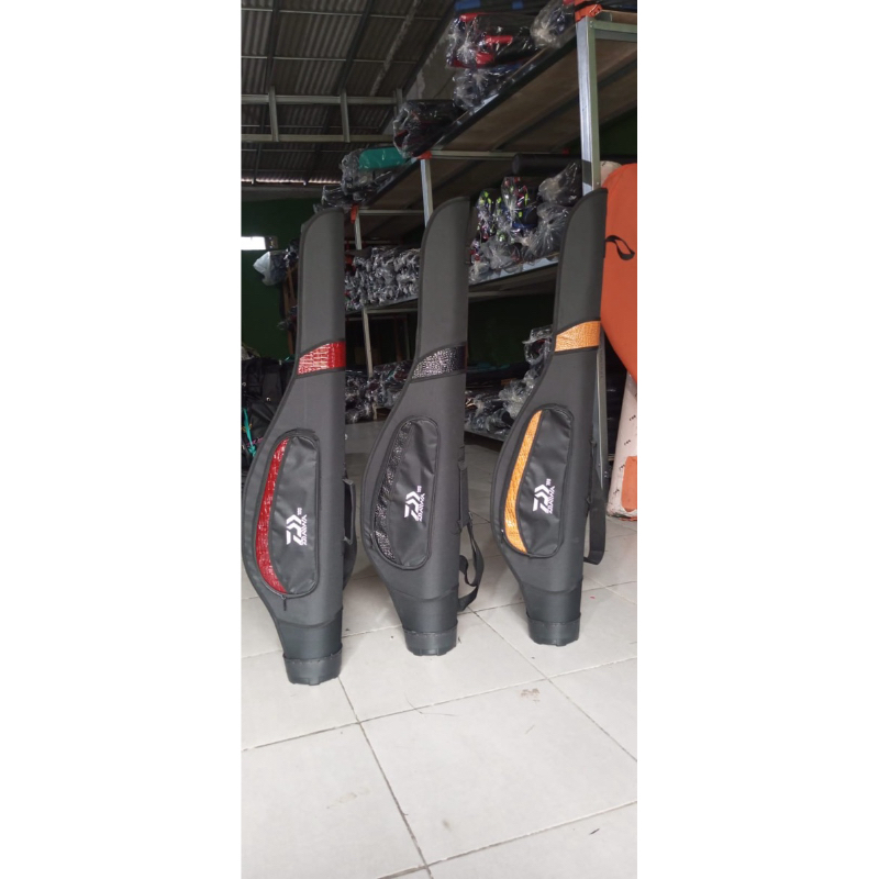 Tas pancing daiwa motif kulit 100 cm