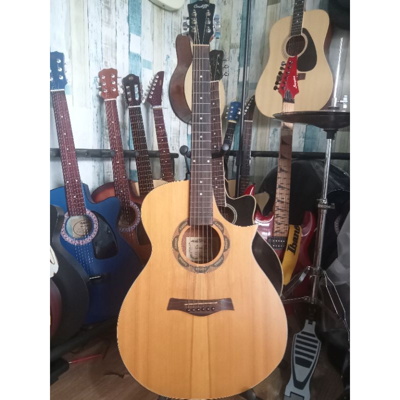 OLSHOP BANJARMASIN-Gitar second original cowboy JW235NA kondisi mulus preamp fishman