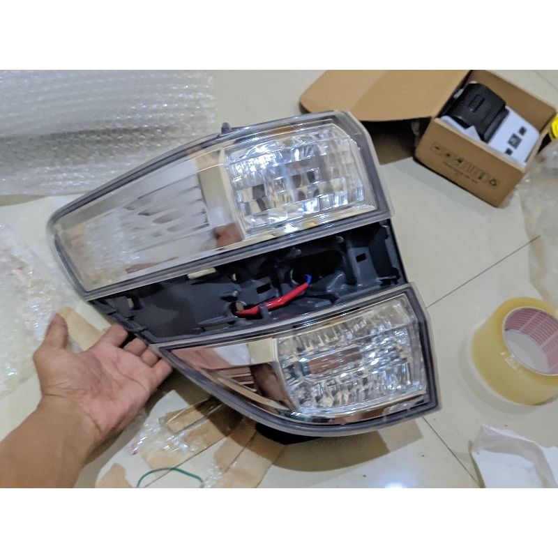 stopalmp lampu belakang toyota vellfire chrome