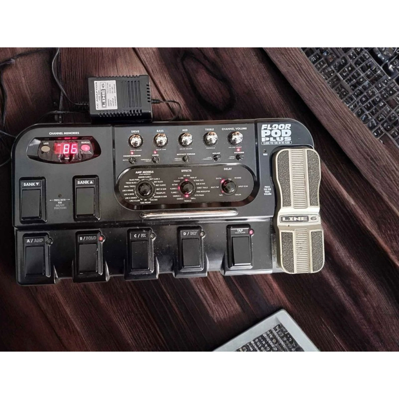 Efek Gitar Elektrik / Gitar Listrik - Line 6 POD Floor Plus