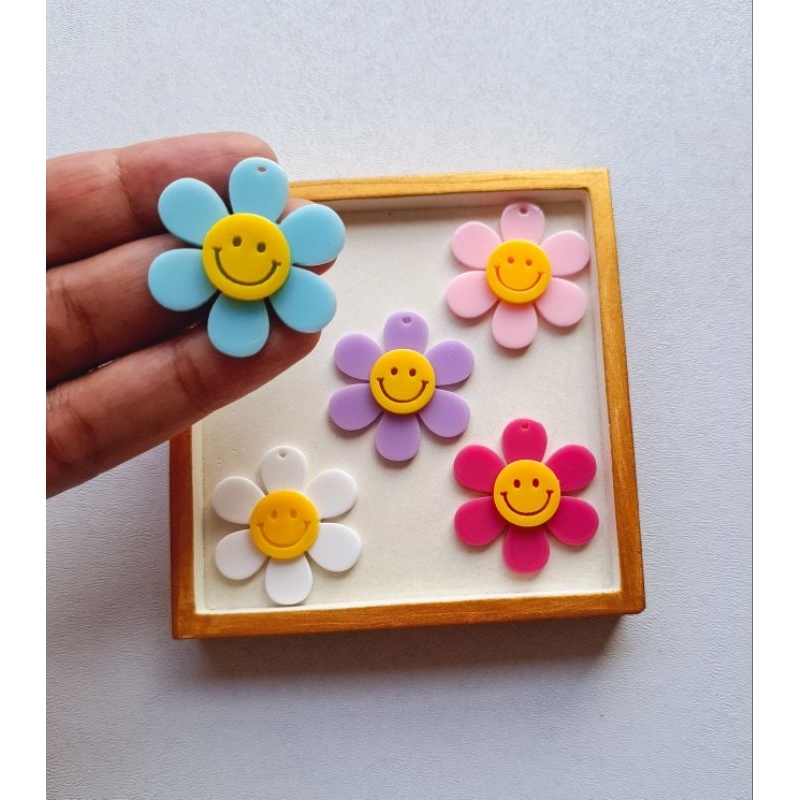4 pcs manik bunga smile