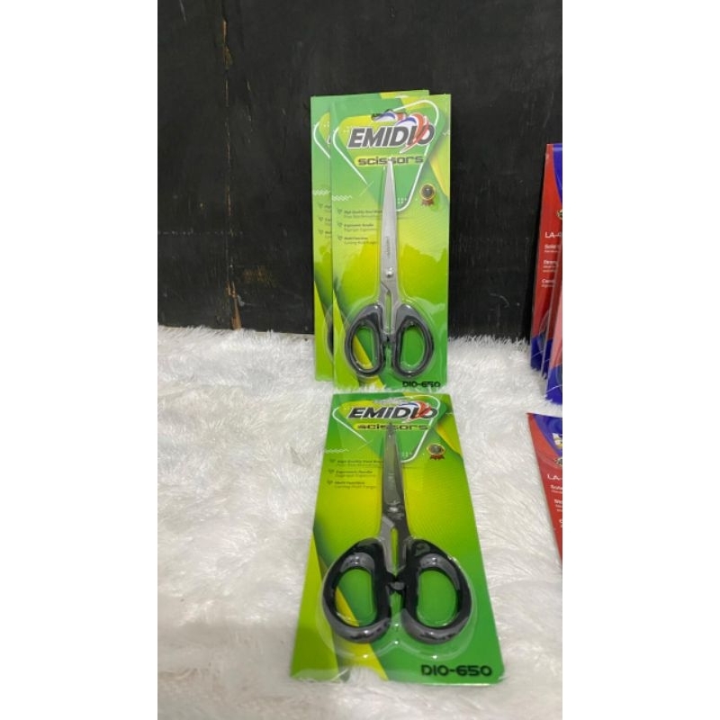 

GUNTING STAINLESS TAJAM STERIL Ukuran Sedang & Kecil Merk EMIDIO