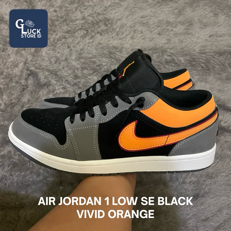 AIR JORDAN 1 LOW SE BLACK VIVID ORANGE