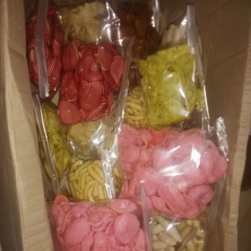 

Aneka Cemilan Keripik Asin Gurih/Manis kemasan 150 gram Keripik Cemilan Keripik Cemilan Snack Food