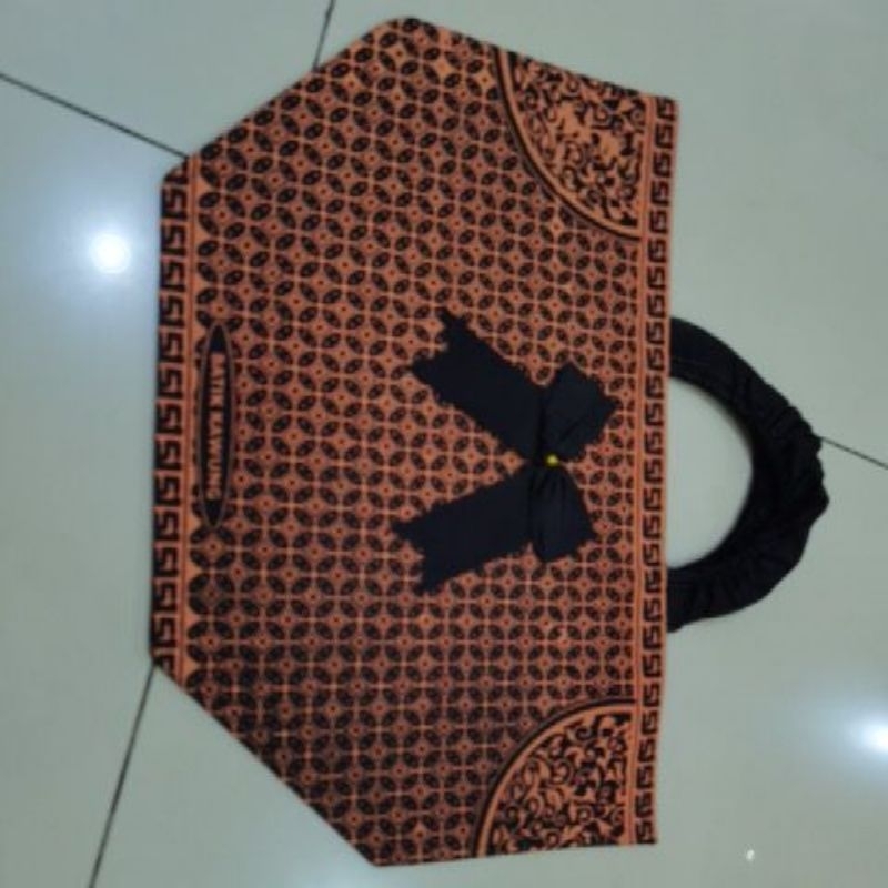 

tas sponbond jinjing batik souvenir snackbox uk 46x30x18 (isi 3 pcs)
