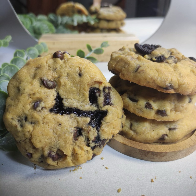 

Soft Cookies 1 Box Isi 8 Pcs Soft Baked Cookies Chocochip Choco Oreo