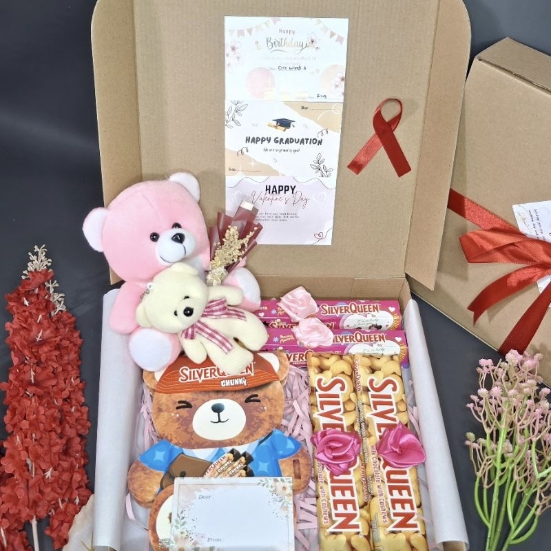 

Gift box ultah / hampers valentine coklat beruang / kado wisuda request