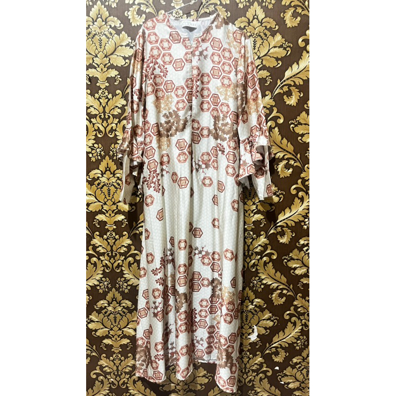 Preloved Nirmala Dress Wearing Klamby