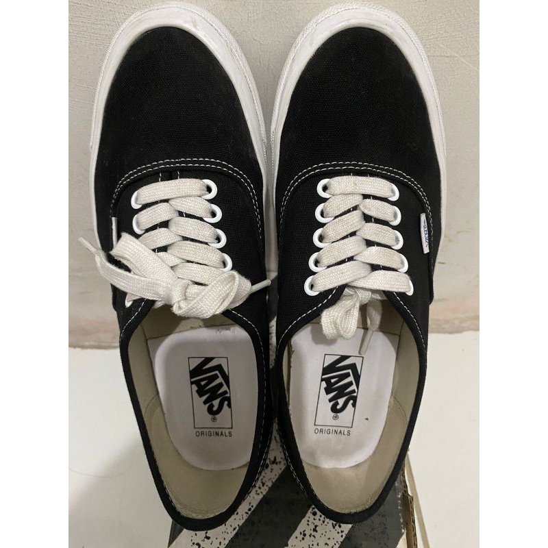 sepatu vans vault original