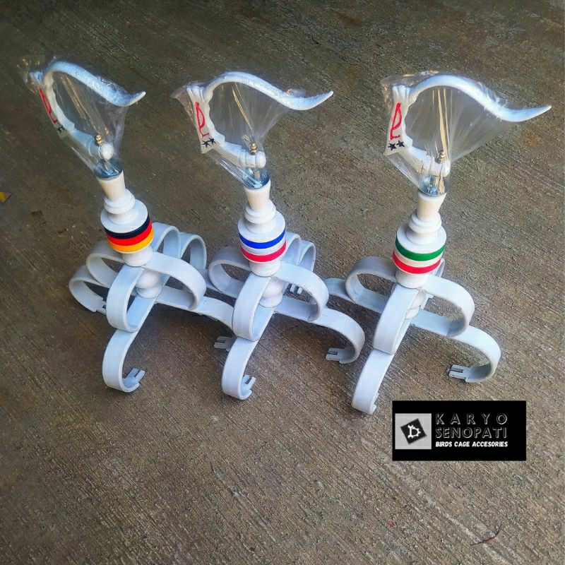 mahkota cakram murai batu + gantungan pion motif bendera gantungan sangkar murai batu