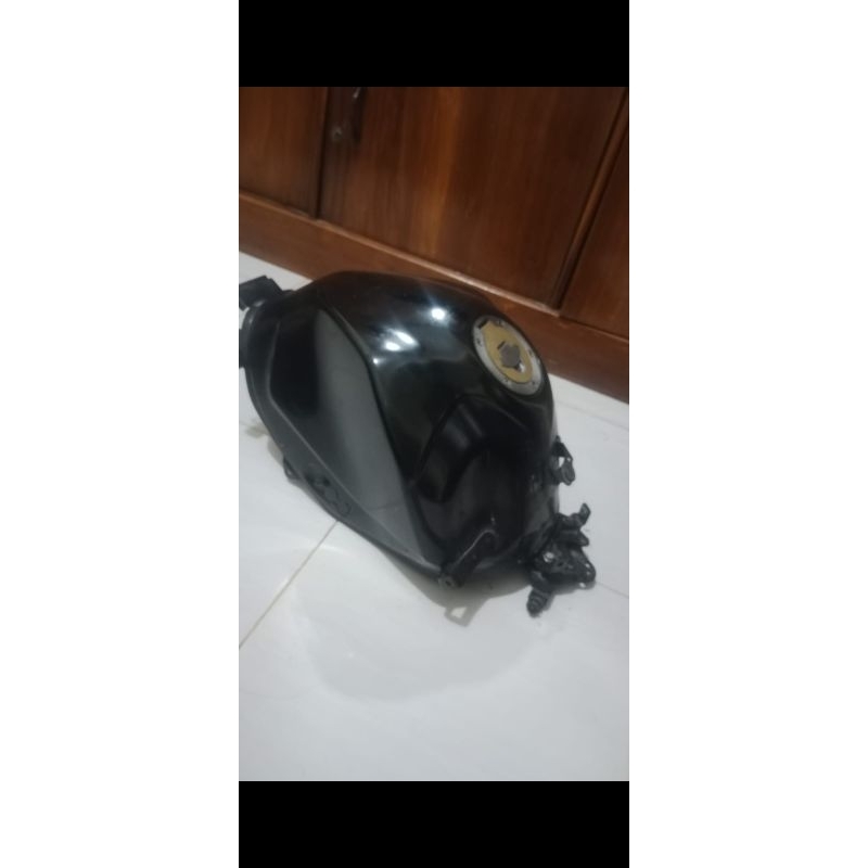 Tangki motor vixion 2014