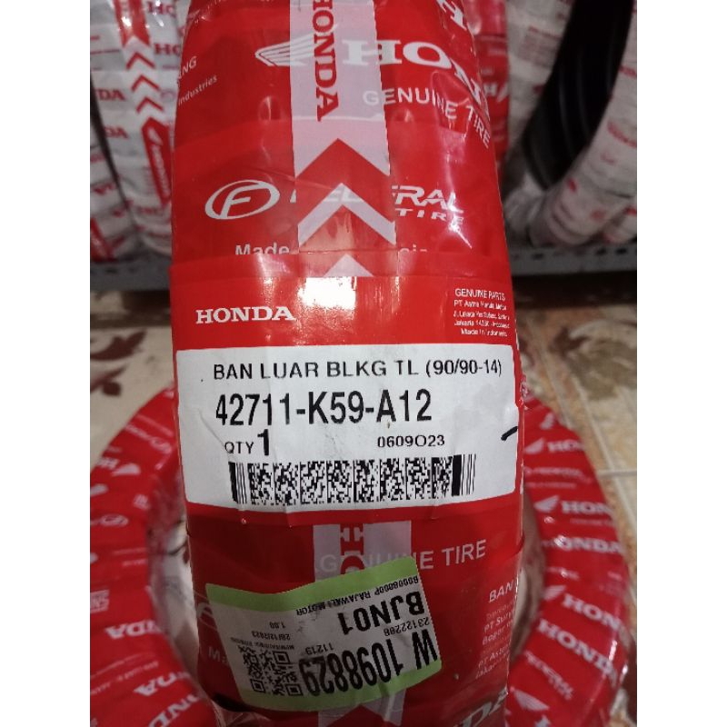 BAN LUAR MATIC BELAKANG AHM/HONDA TUBELESS TUBLES 90/90-14 RING 14 VARIO LED,BEAT NEW,VARIO150, VARI