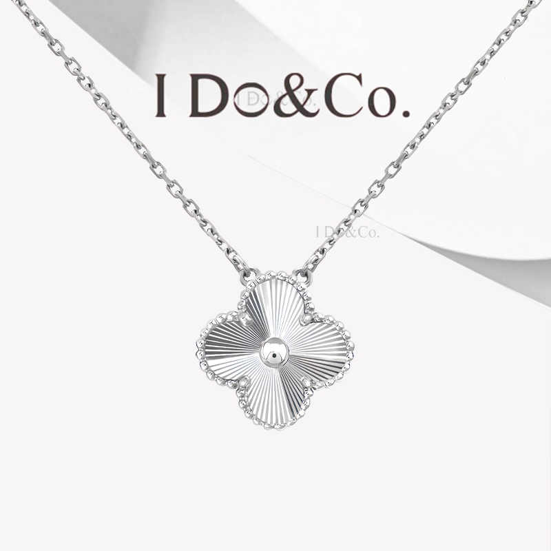 I Do&Co. Kalung Wanita, Kalung Semanggi Emas Putih 17K