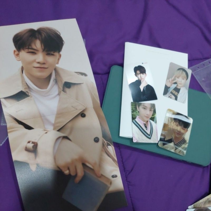 Seventeen photocard postcard
