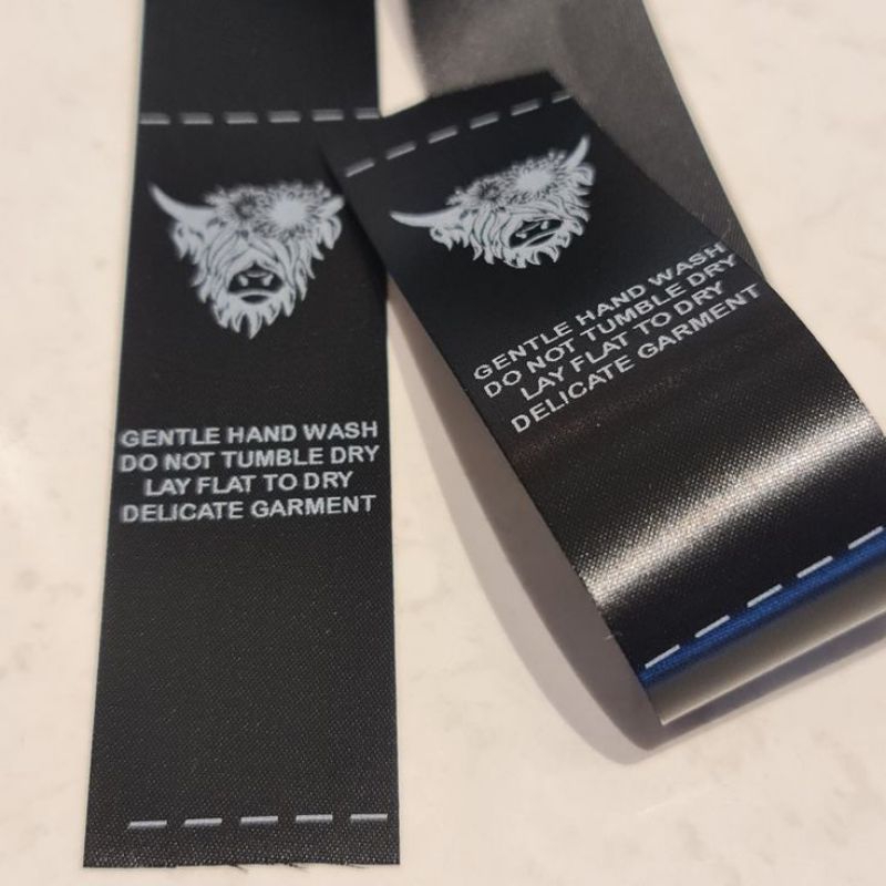 

LABEL satin hitam printing [ COSTUME ] free dsain/washing hitam/label satin/washing/label baju/label gantung