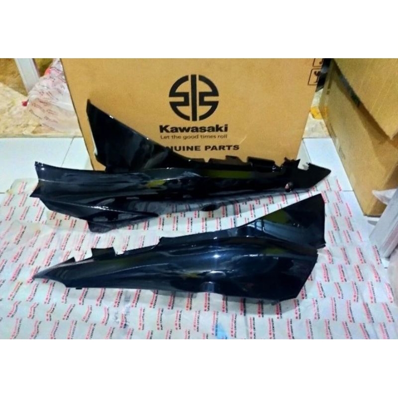 body belakang blitz r body belakang Kawasaki blitz set hitam