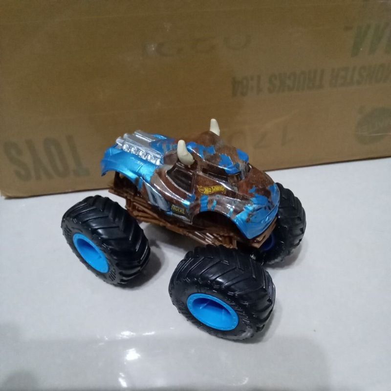 steer clear monster trucks hotwheels loose