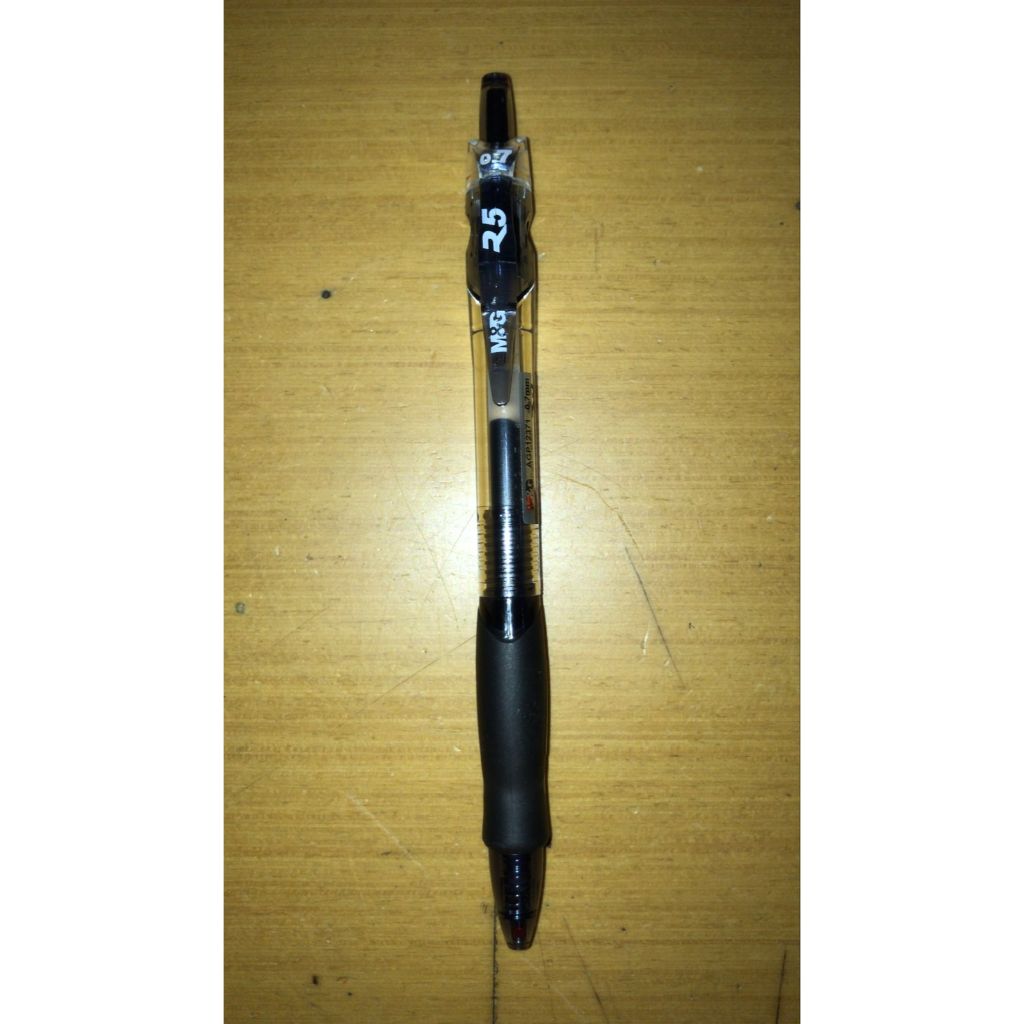 

RETRACTABLE GEL PEN 0.7 mm PER PCS