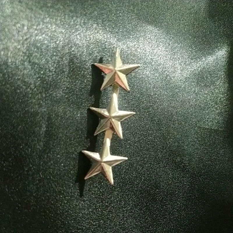 pin/badge bintang 3 silver