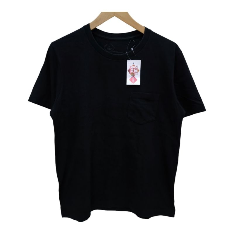 Uniqlo UT kaws x peanuts build up pocket t-shirt M